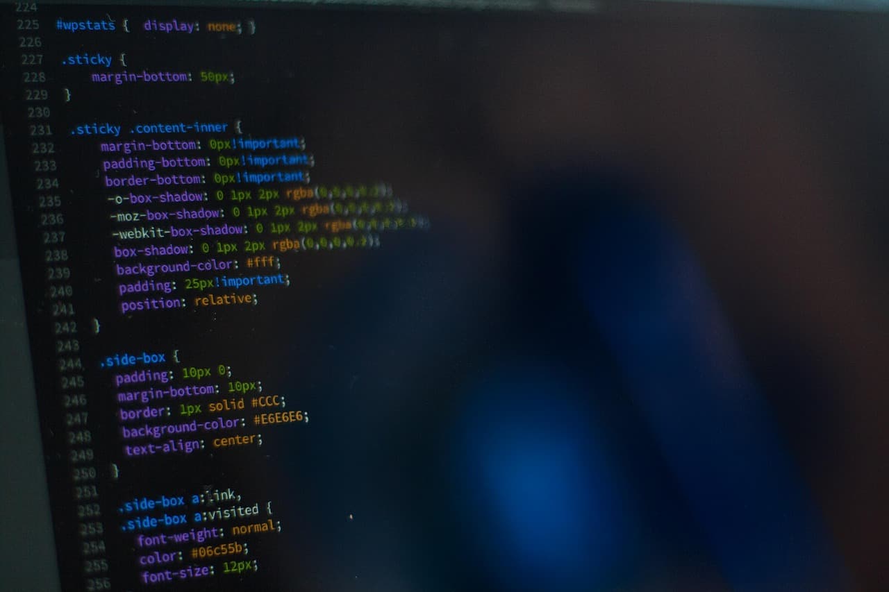 Prototype alchemy-utils 0.1a0: a database-agnostic sqlite-utils built with AI