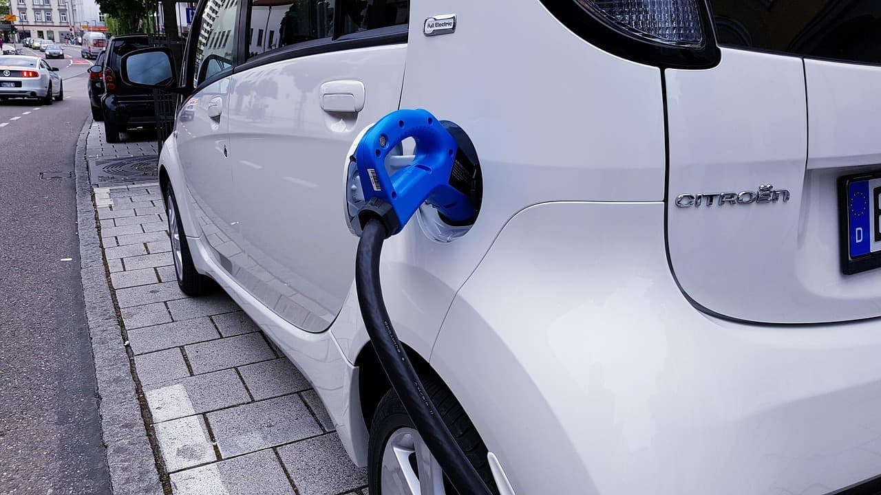 Tesla harmadik félnek is felajánlja a Cybercab-flották üzemeltetését