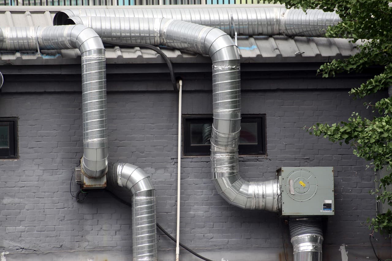 Data centers' waste heat raises local temperatures and urban risks