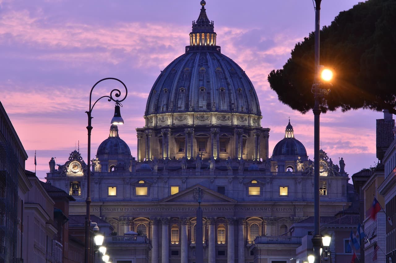Pope Leo XIV says AI researchers' warnings deserve serious attention, rejects 'fake news' label
