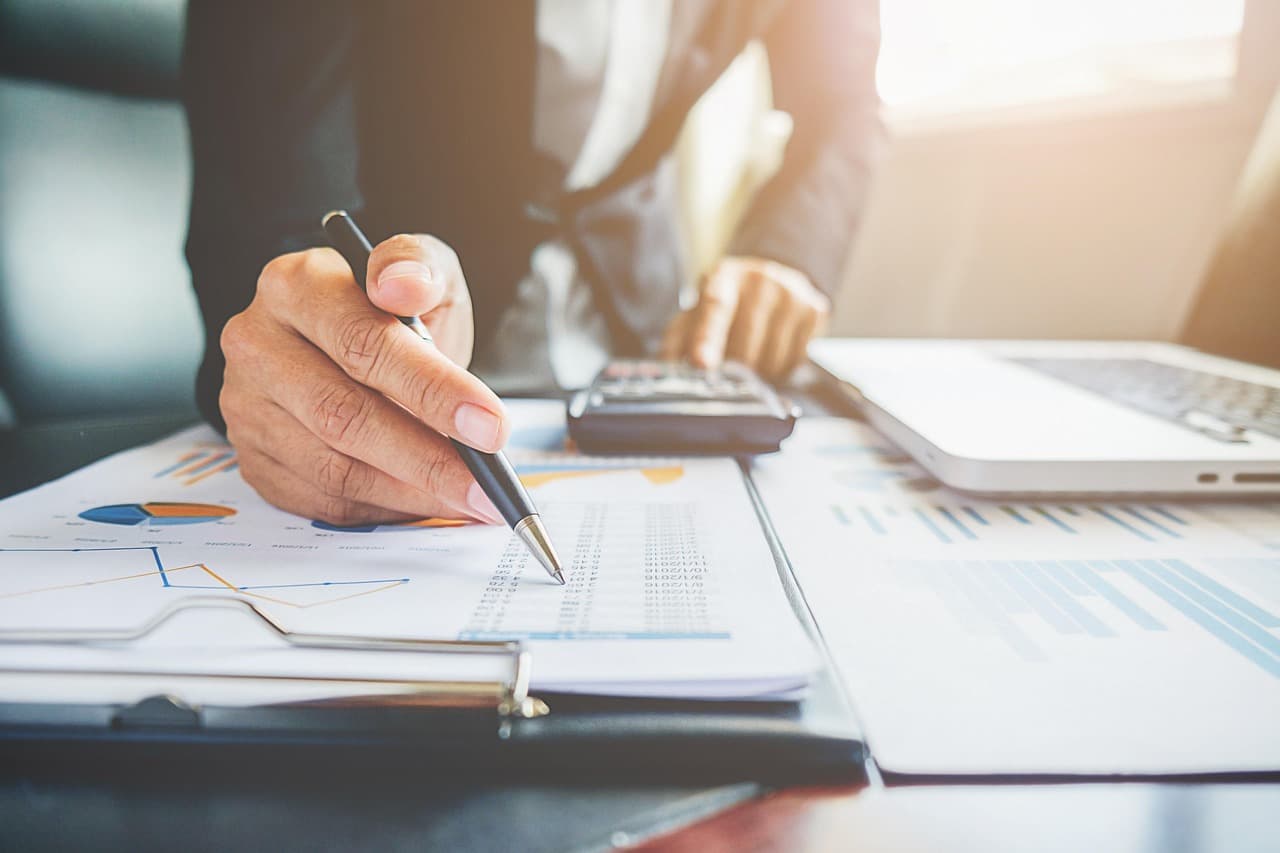 Enterprises Prioritize AI Performance and Availability while Cost Visibility Lags