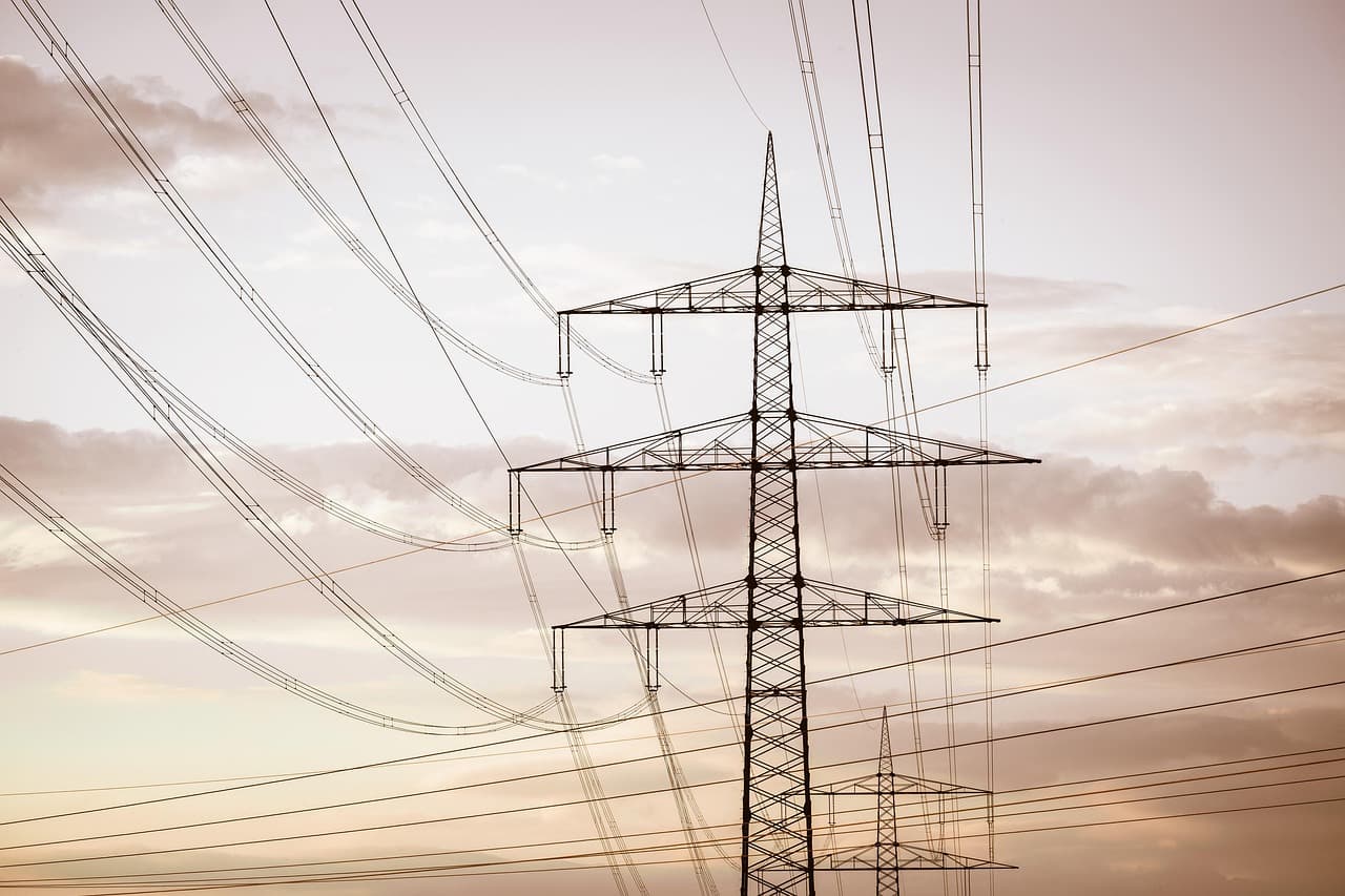 Texas pauses new data center approvals as ERCOT power queue balloons