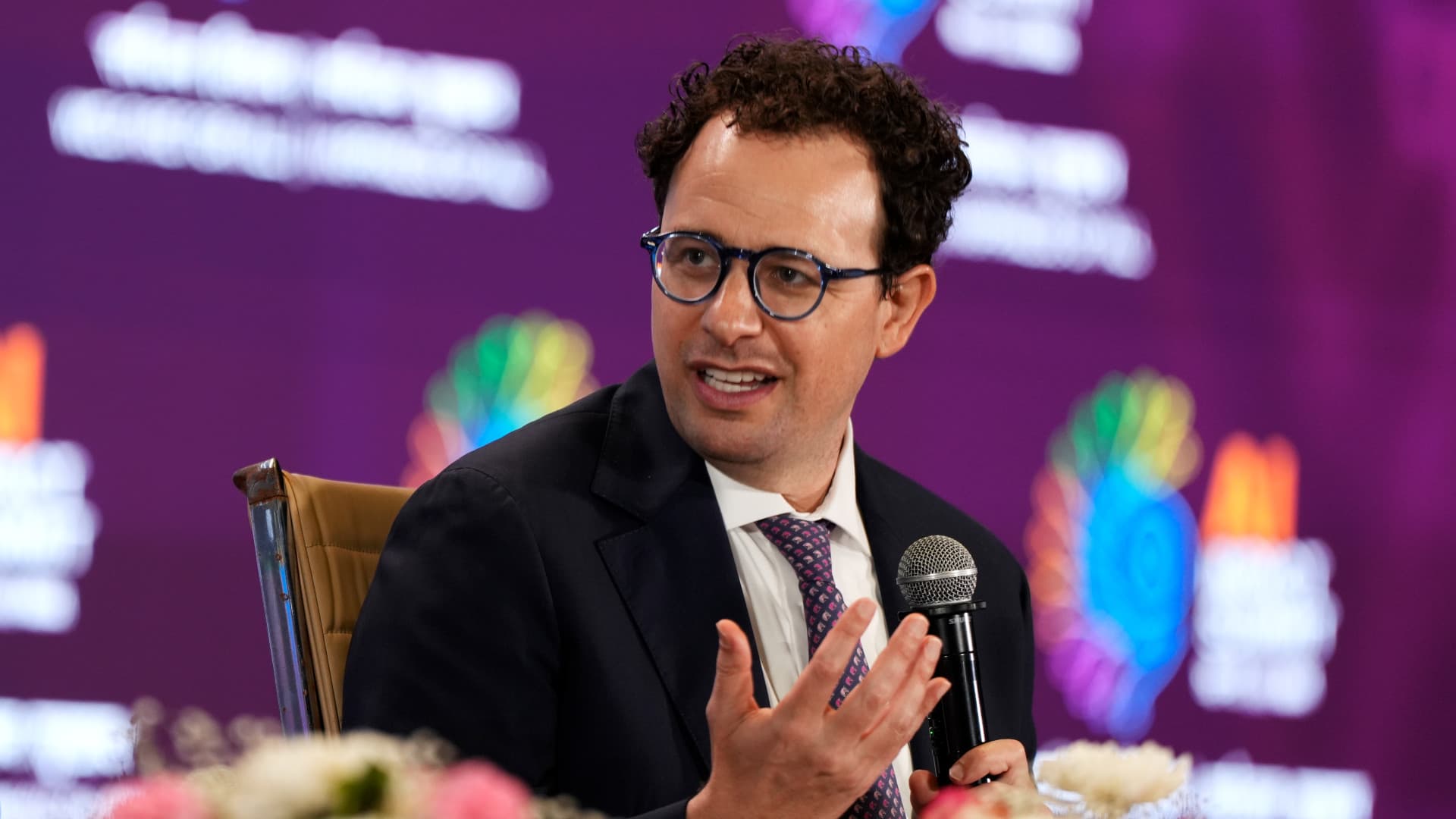 Anthropic's valuation jumps to $965B after $65B H round, surpassing OpenAI