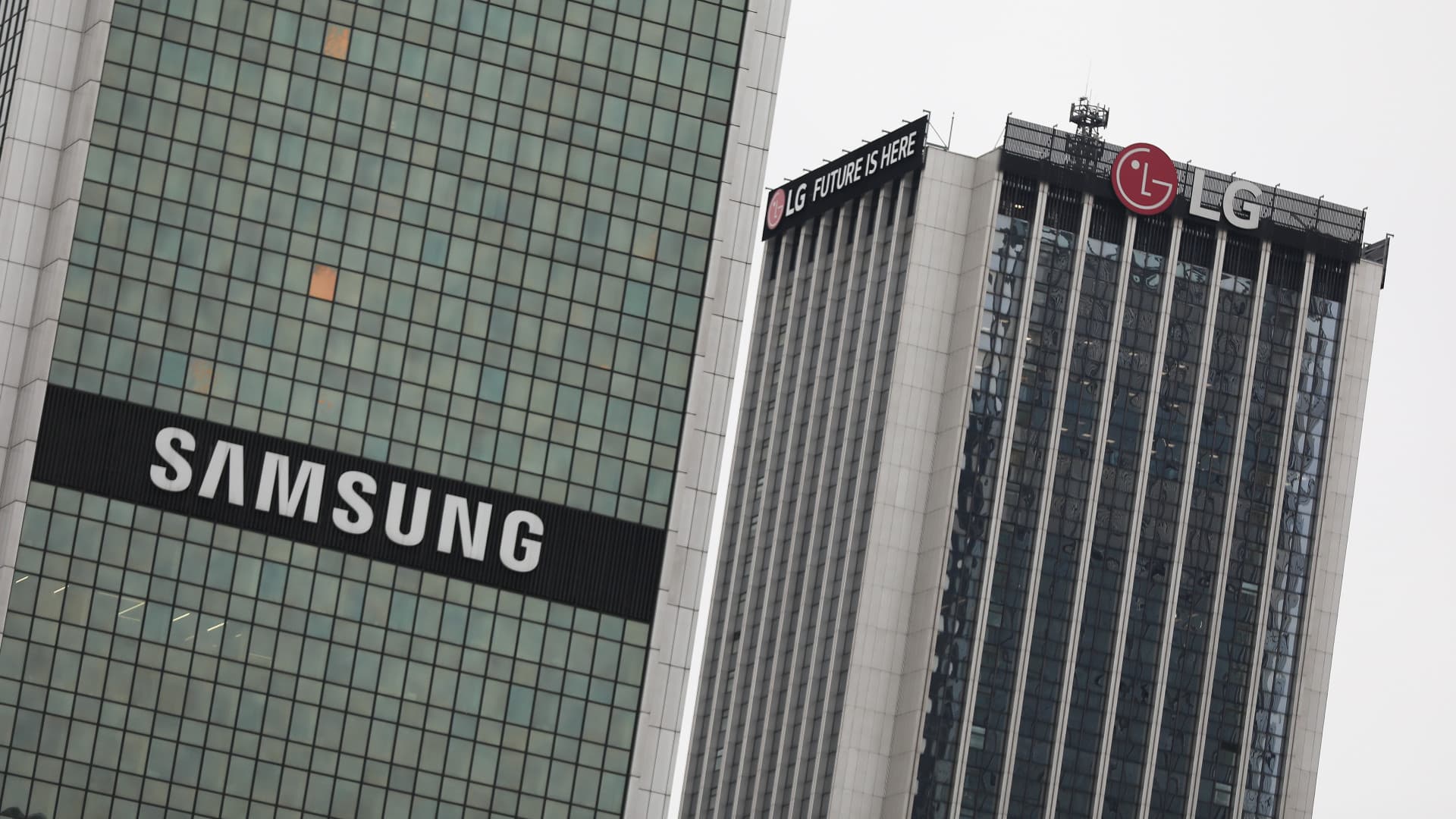 South Korean tech stocks rise as LG debuts Google-backed auto tech and Samsung ships AI memory samples