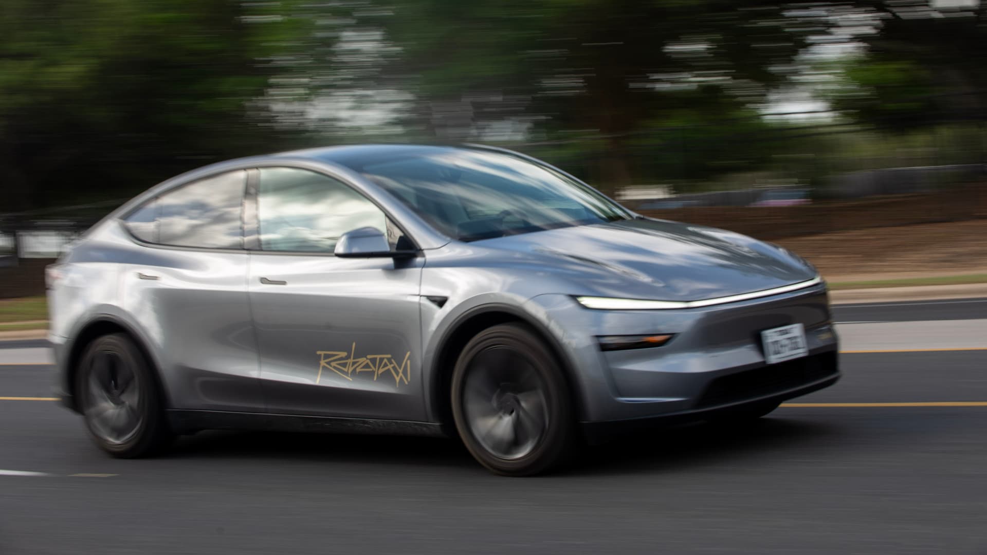 Tesla expands driverless robotaxi service to entire Austin metropolitan area