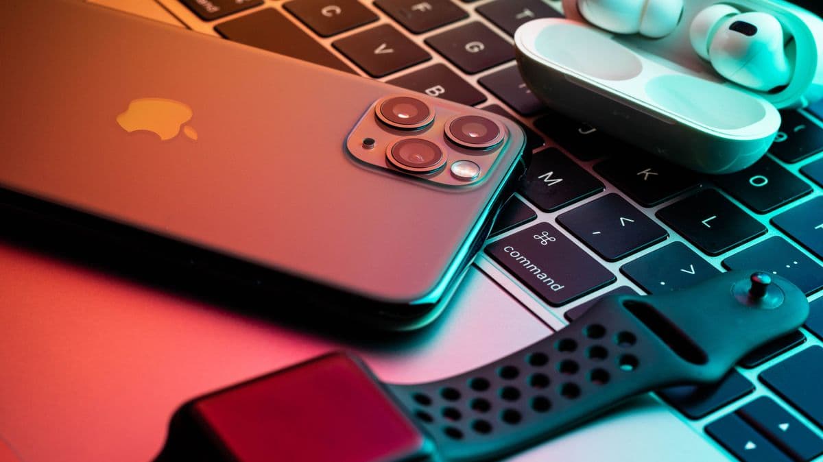 Apple Aims to Turn Eyeglasses into Its Next Mass Market