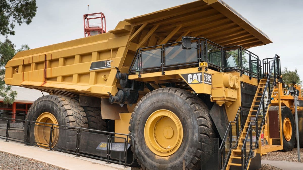 Industrial and Chip Stocks Moving Together as AI Builds Drive, Raising Market-Risk Concerns