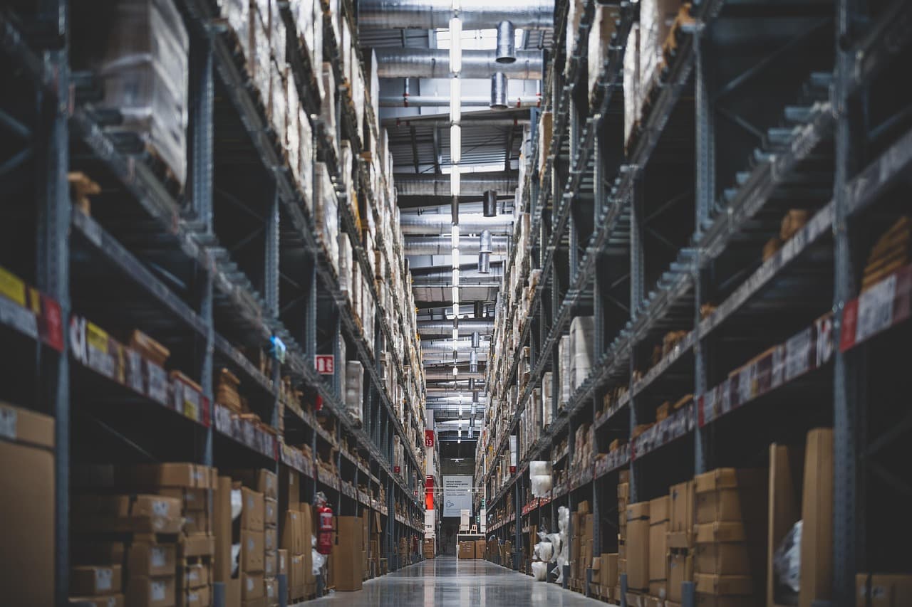 The missing phone company of the AI era: who will be the unglamorous distributor?