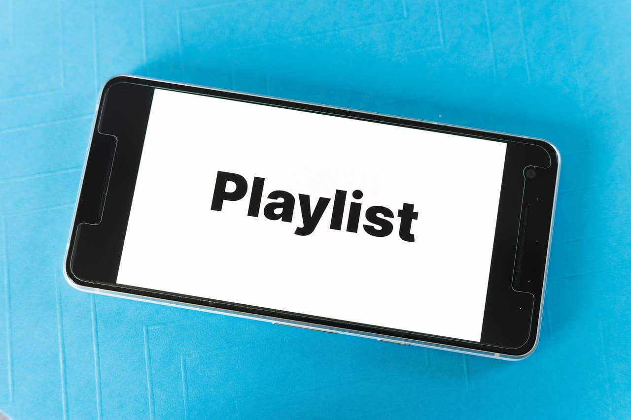 Javasolt AI-címkék a zenestreamingben a teljesen és részben mesterségesen készített dalok megjelölésére