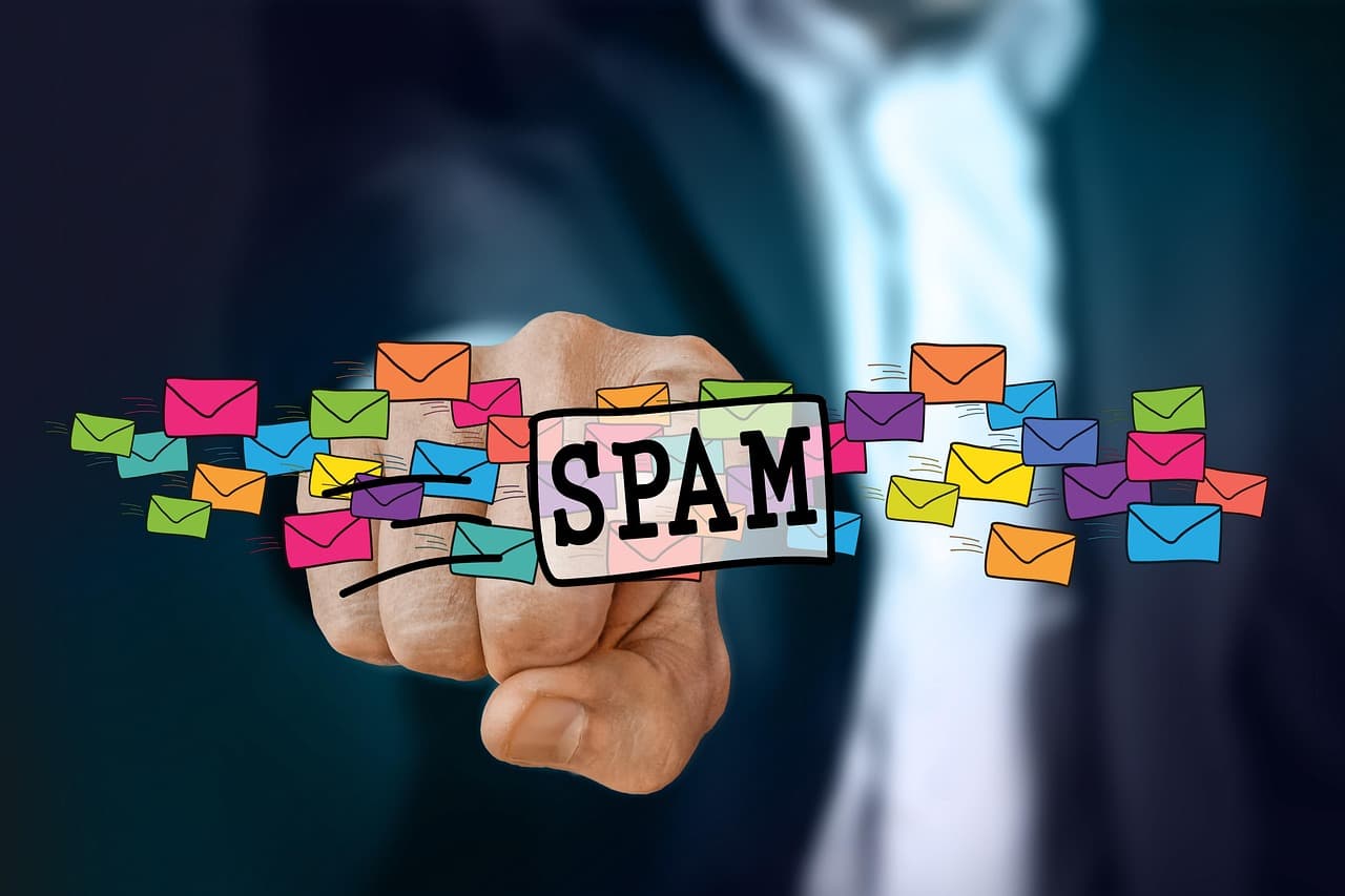Reddit Deploys Large Language Models to Curb AI-Generated Spam