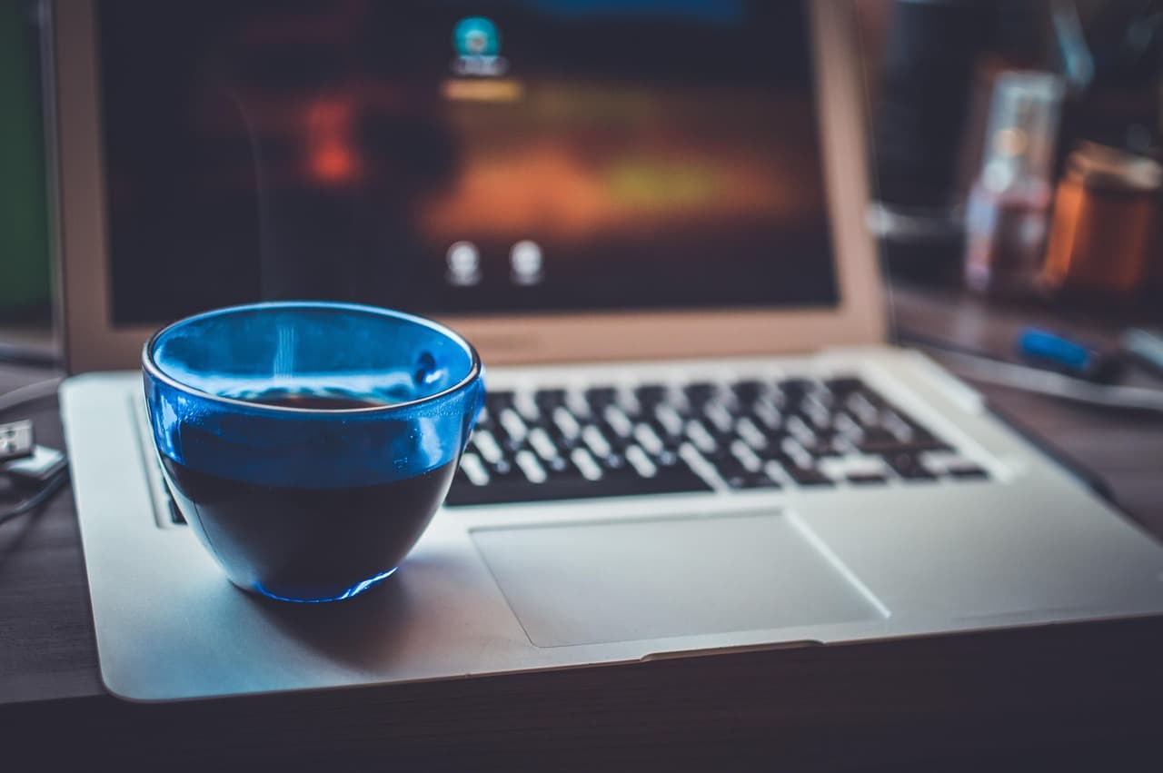 Shadow AI in companies: hidden data and security risks from unsanctioned employee use