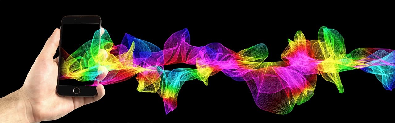 Score smoothing during training explains diffusion models' tendency to interpolate