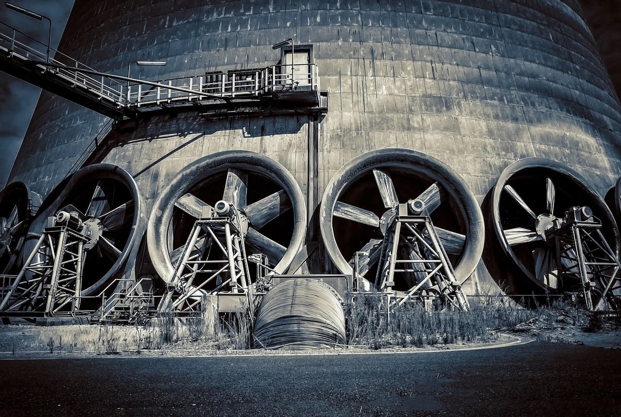 Water use emerges as a major battleground in the AI infrastructure debate