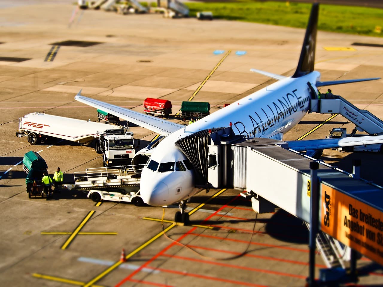 Hungarian travelers prefer AI over in-person airport assistance for disruptions