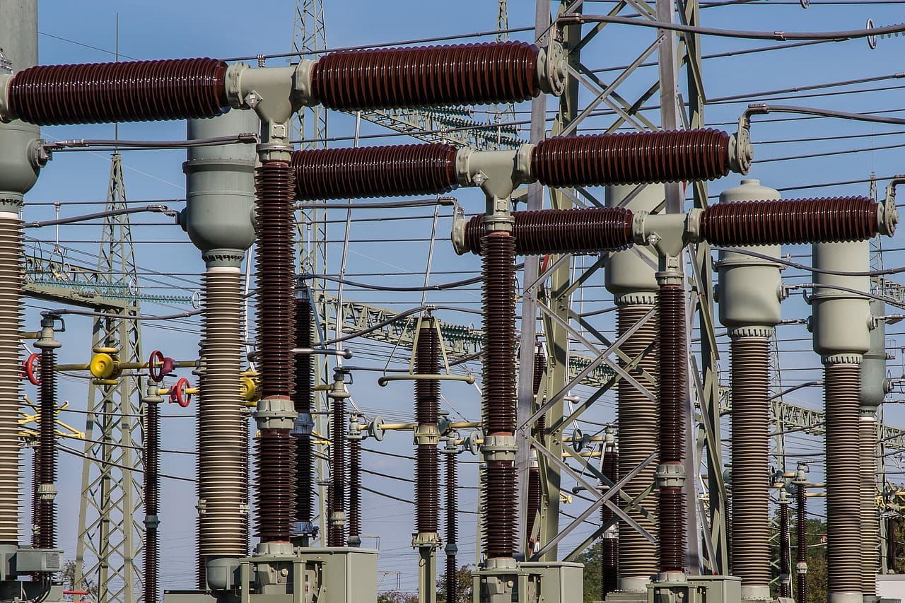 Az AI növekedése és az adatközpontok energiaigénye: fizikai korlátok és földrajzi átrendeződés a PJM területén