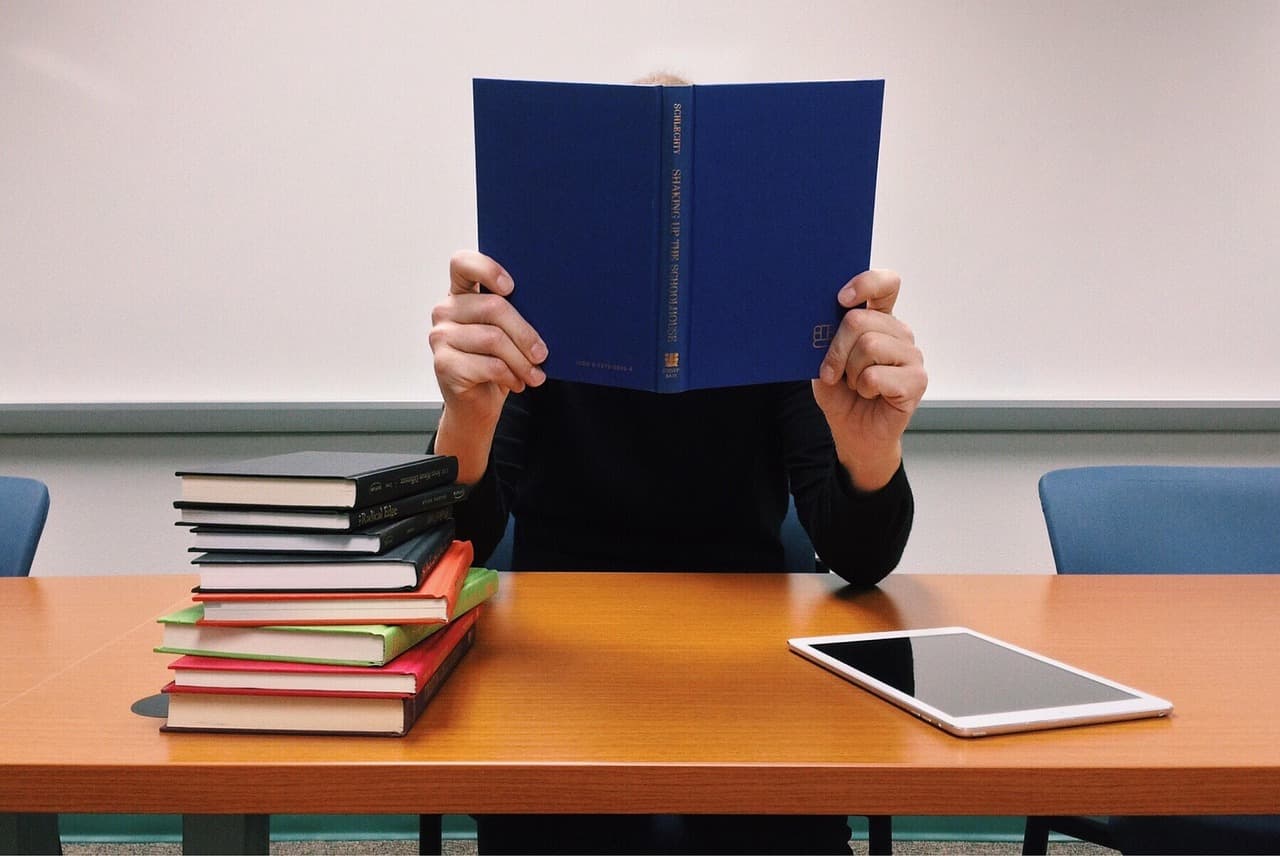 How AI Could Reshape Hungarian Schools: From a New Subject to a Change in Mindset