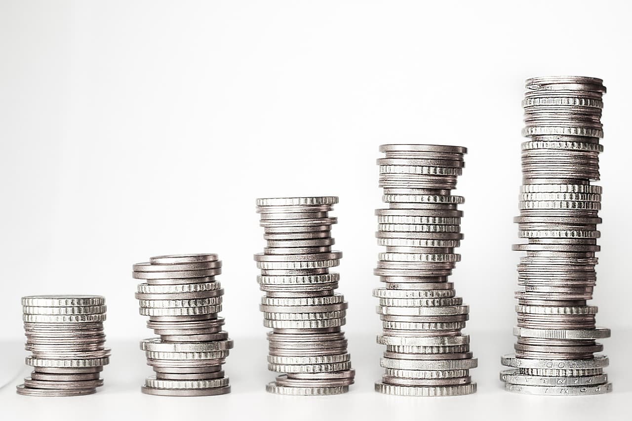 Divergent AI spending impacts: Samsung posts massive chip-profit jump while Meta faces cash and revenue pressure