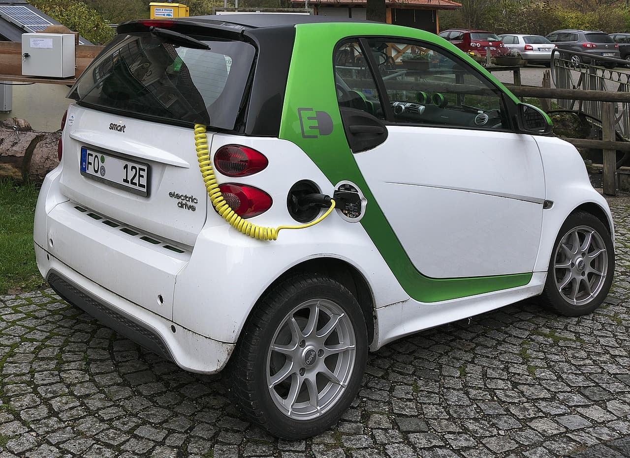 Plora AI pivots to robotic disassembly of high‑voltage EV batteries