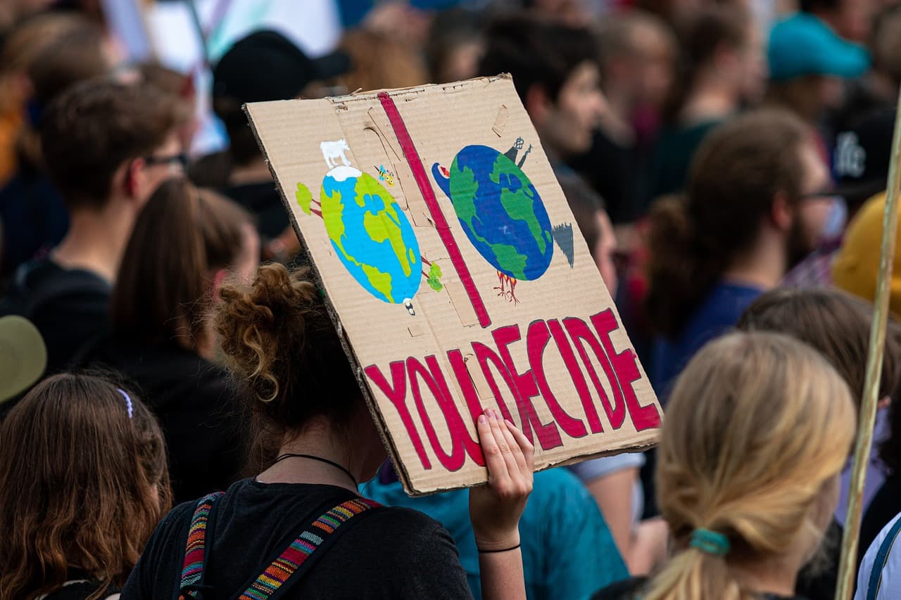 Youth-led group unveils 2027 AI policy platform demanding stronger safeguards