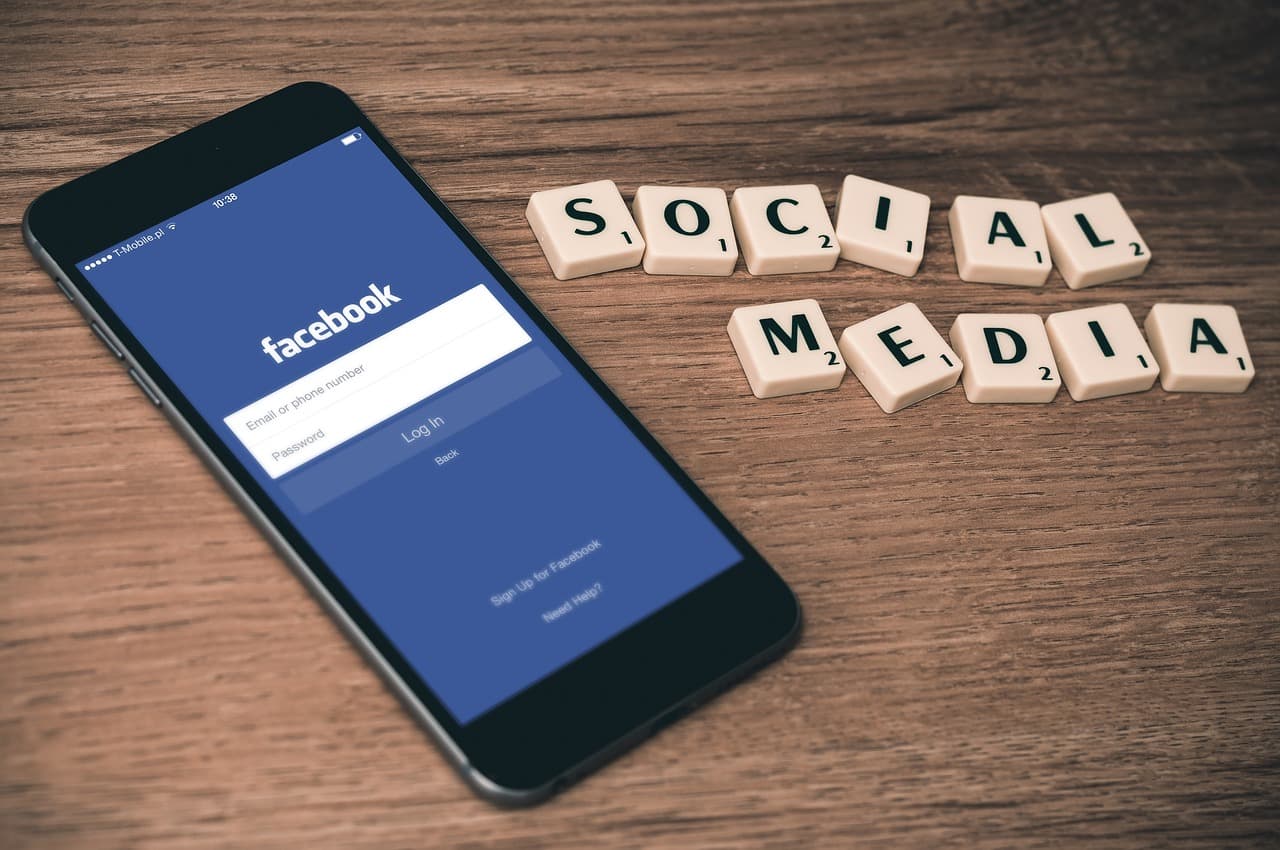 Vita az OpenAI luxus influencer-útja miatt: visszhang a közösségi médiában