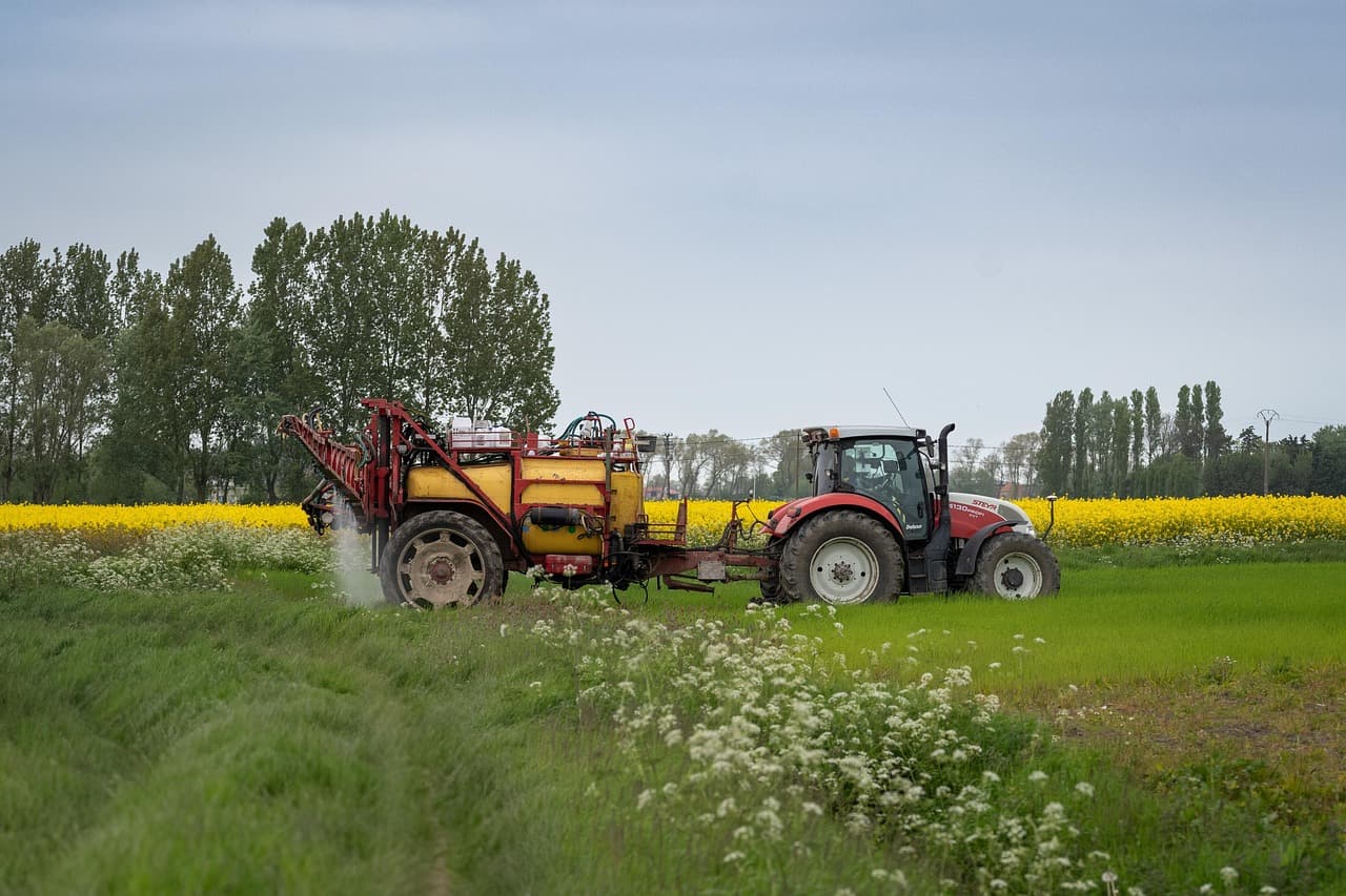 Chinese agricultural robot uses AI and targeted laser to eliminate weeds without herbicides