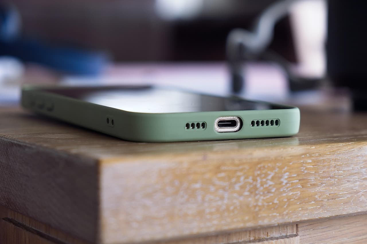 Apple signals some advanced Siri features may require iCloud+ subscription
