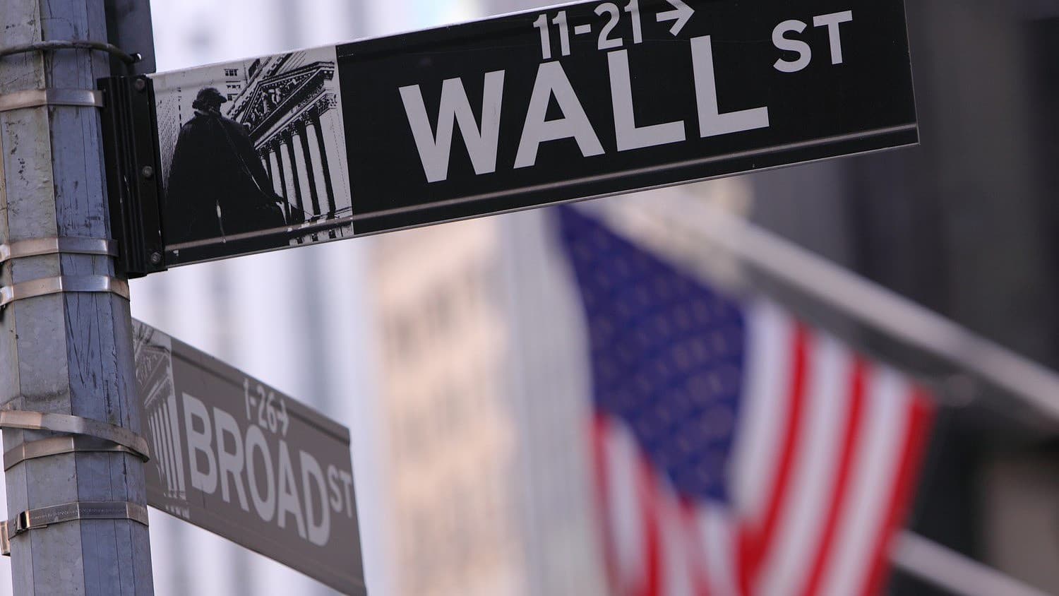 UBS raises its S&P 500 year-end 2026 target to 7,900, citing consumer spending and data-center demand