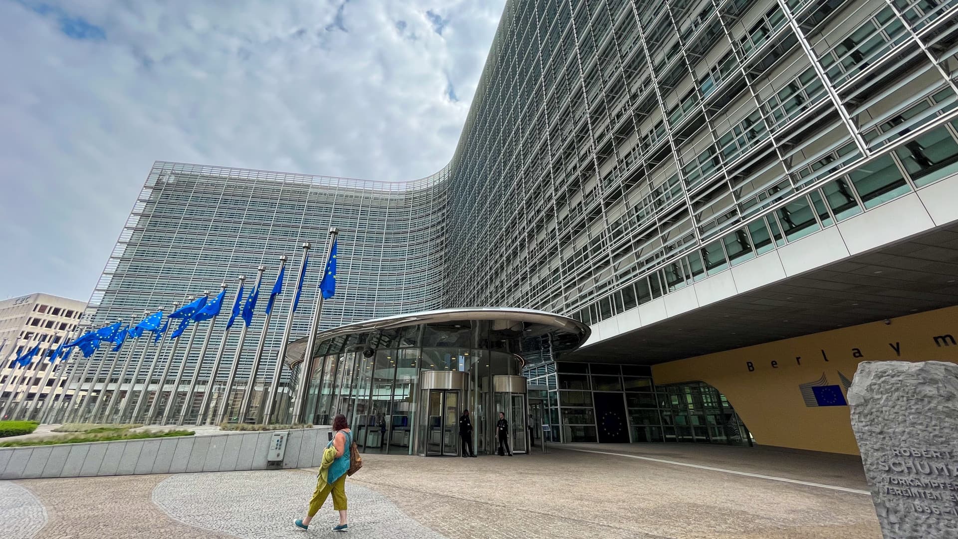 European Commission proposes package to reduce dependence on chips, cloud and AI